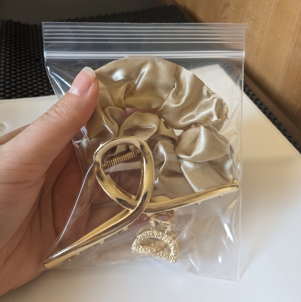 3-Piece Hair Accessories Set - Picture 2 of 11
